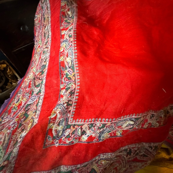 Vibrant GENUINE RETRO Red Paisley Scarf - Picture 2 of 2